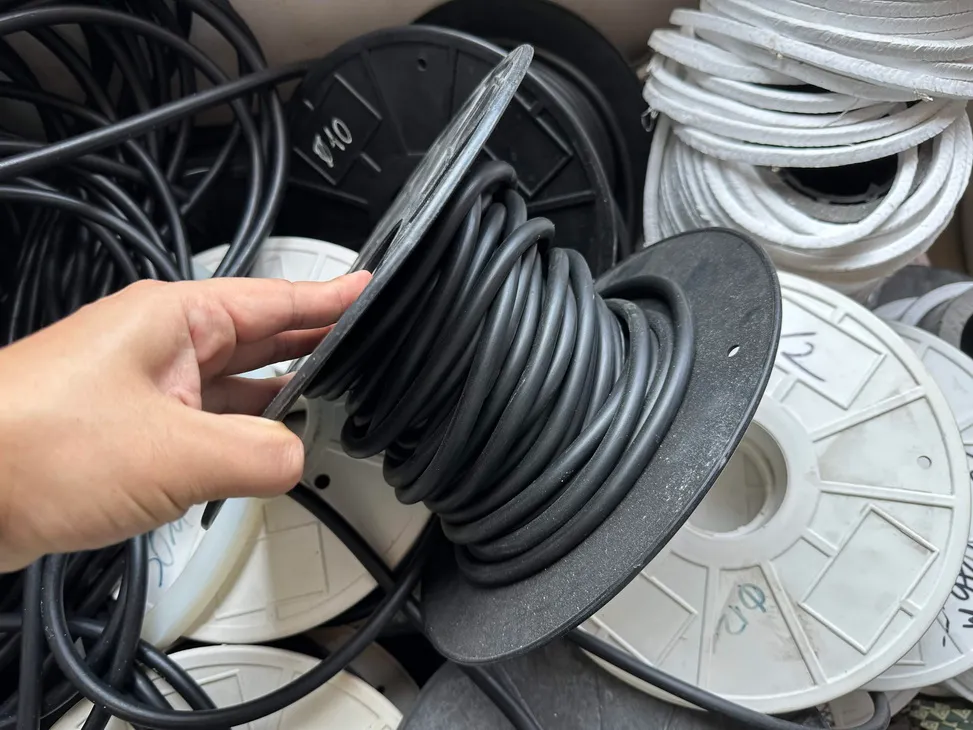 Gioăng cao su xốp tròn đặc EPDM, Silicone phi 7 (D7 - 7mm)