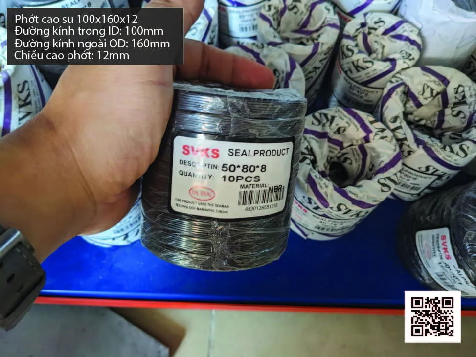 Phớt cao su Viton FKM 100x135x12 chịu nhiệt, chịu hóa chất — hình thực tế